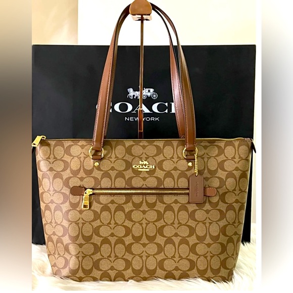 Coach Handbags - Coach , Signature Canvas Gallery Tote , Our Gallery Tote in smooth leather.